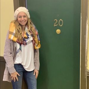 Meet your Posher, Dana